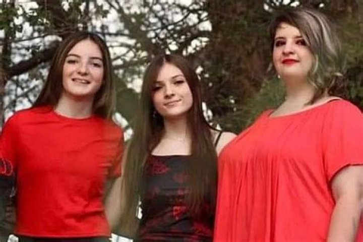 
3 Teenage Sisters Killed in ‘Horrific’ Rollover Car Crash in Texas: ‘Truly Heartbroken’ 