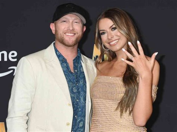 
Cole Swindell Girlfriend 2022 Does Cole Swindell Have A Girlfriend 