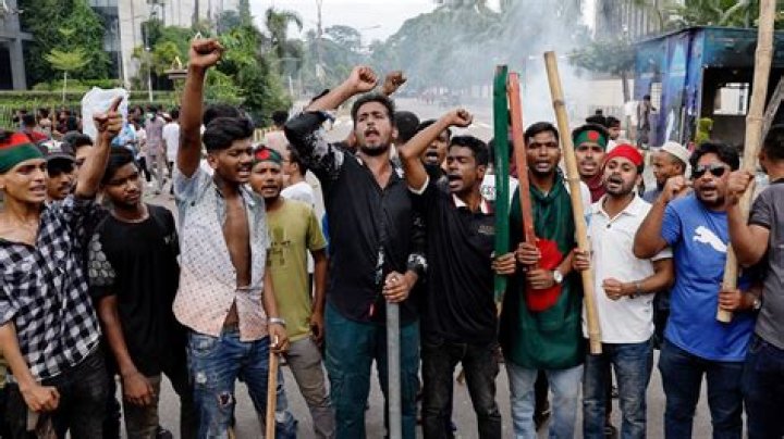 
Critically injured man, dead wife found in Delhi flat 