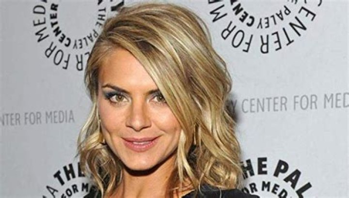 Eliza Coupe Height, Weight, Net Worth, Age, Birthday, Wikipedia, Who, Nationality, Biography
