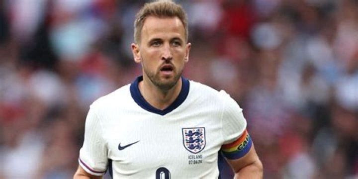 
Is Alex Scott Gay? Know More About This Former English Footballer! 