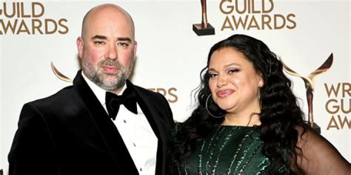 
Is Walt Buteau Married to Wife? Or Dating a Girlfriend? 