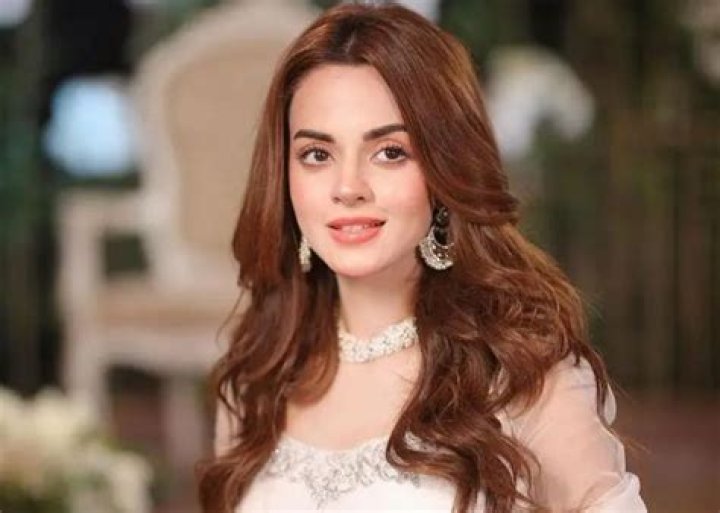 Komal Gugnani Height, Weight, Net Worth, Age, Birthday, Wikipedia, Who, Instagram, Biography