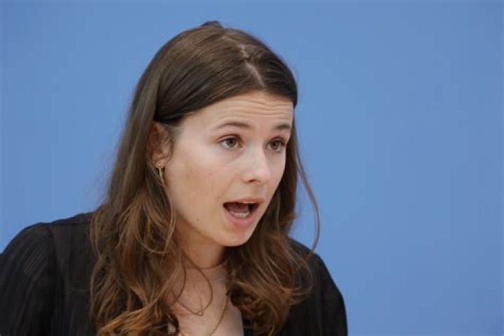 
Mona Neubauer Height, Weight, Net Worth, Age, Birthday, Wikipedia, Who, Nationality, Biography 