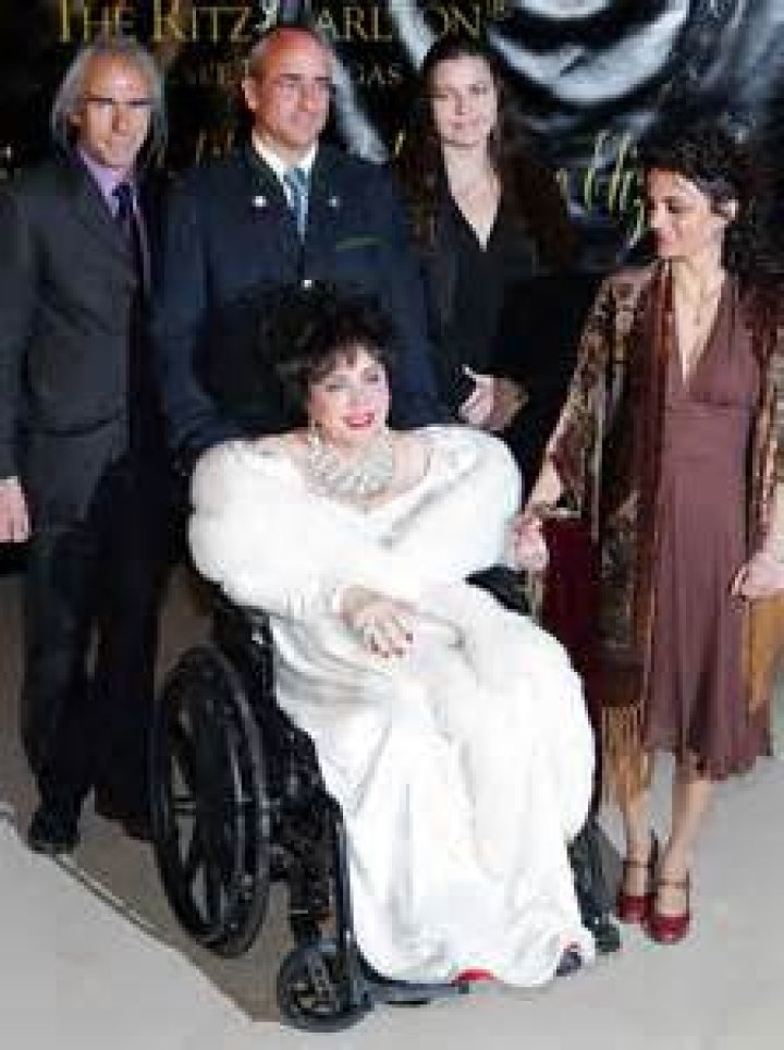 
Mother of 3, Lyndsey Mckeown, dies 4 days after the wedding 