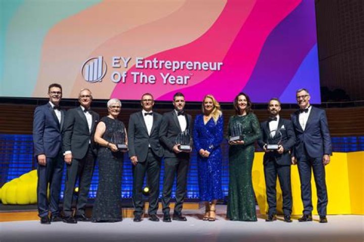 
MSU Spartans Head Coach Tom Izzo Is A Winner Of Young Entrepreneur of the Year Award 