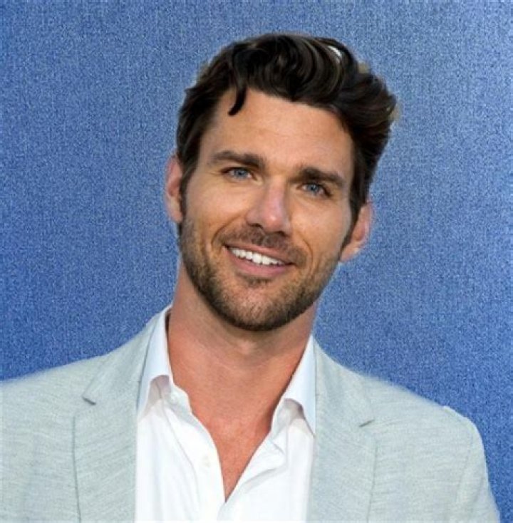 
Tomas Holes Height, Weight, Net Worth, Age, Birthday, Wikipedia, Who, Nationality, Biography 